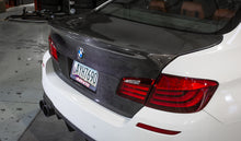 Load image into Gallery viewer, VR Aero 11-17 BMW F10/M5/550/535/528 Carbon Fiber CSL Style Trunk